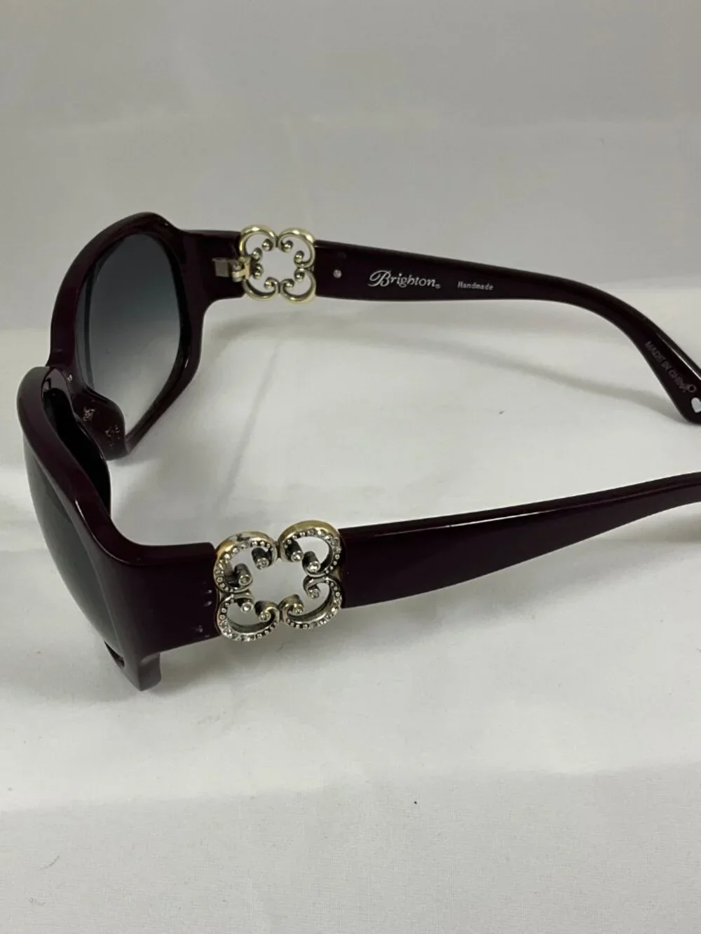 Brighton RETIRED Crystal Breeze Sunglasses with Case - Picture 2 of 7